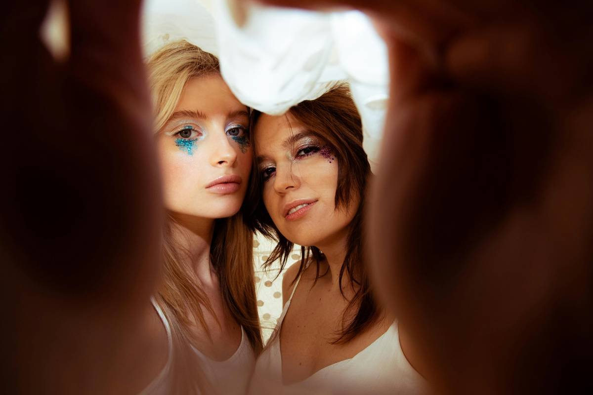 Club Party Makeup That Lasts All Night (Without Melting Into Regret)