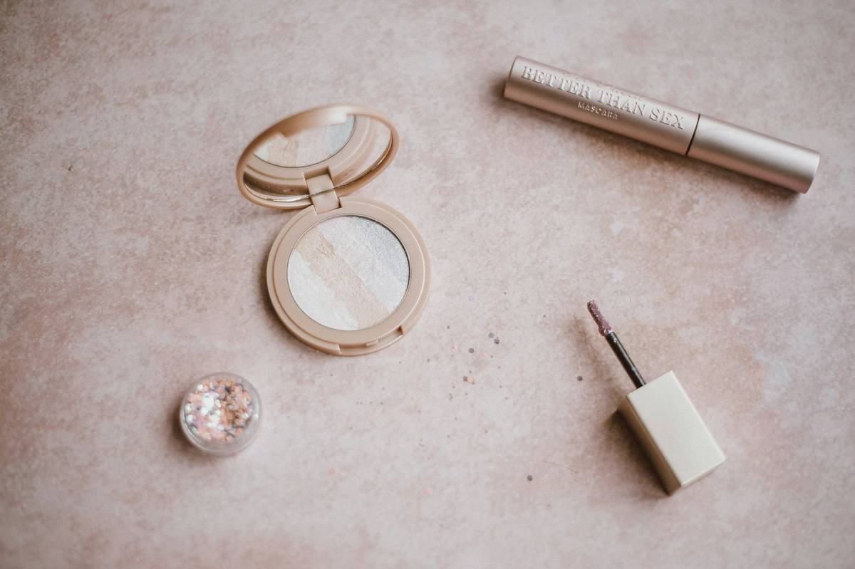 How to Master Festive Glow Makeup That Actually Lasts All Night (Without Looking Like a Disco Ball)