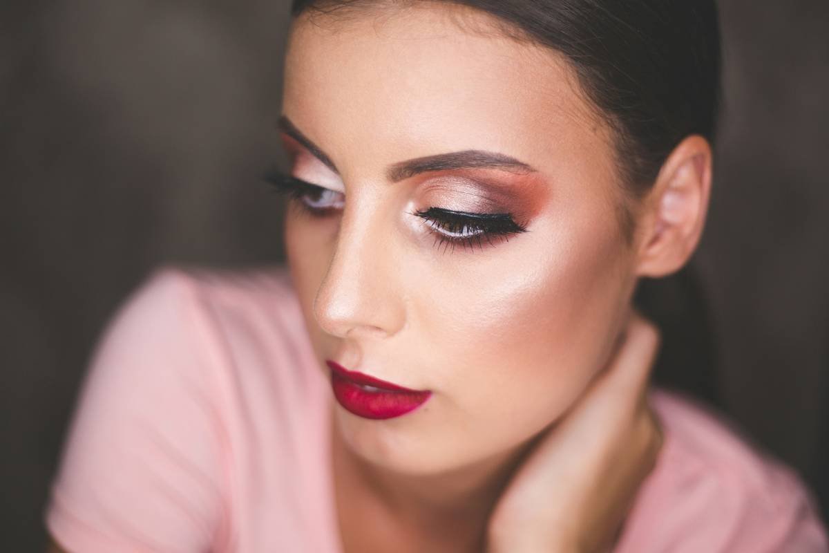 Makeup for Formal Dinners: Your Step-by-Step Guide to Elegant, Long-Lasting Glamour