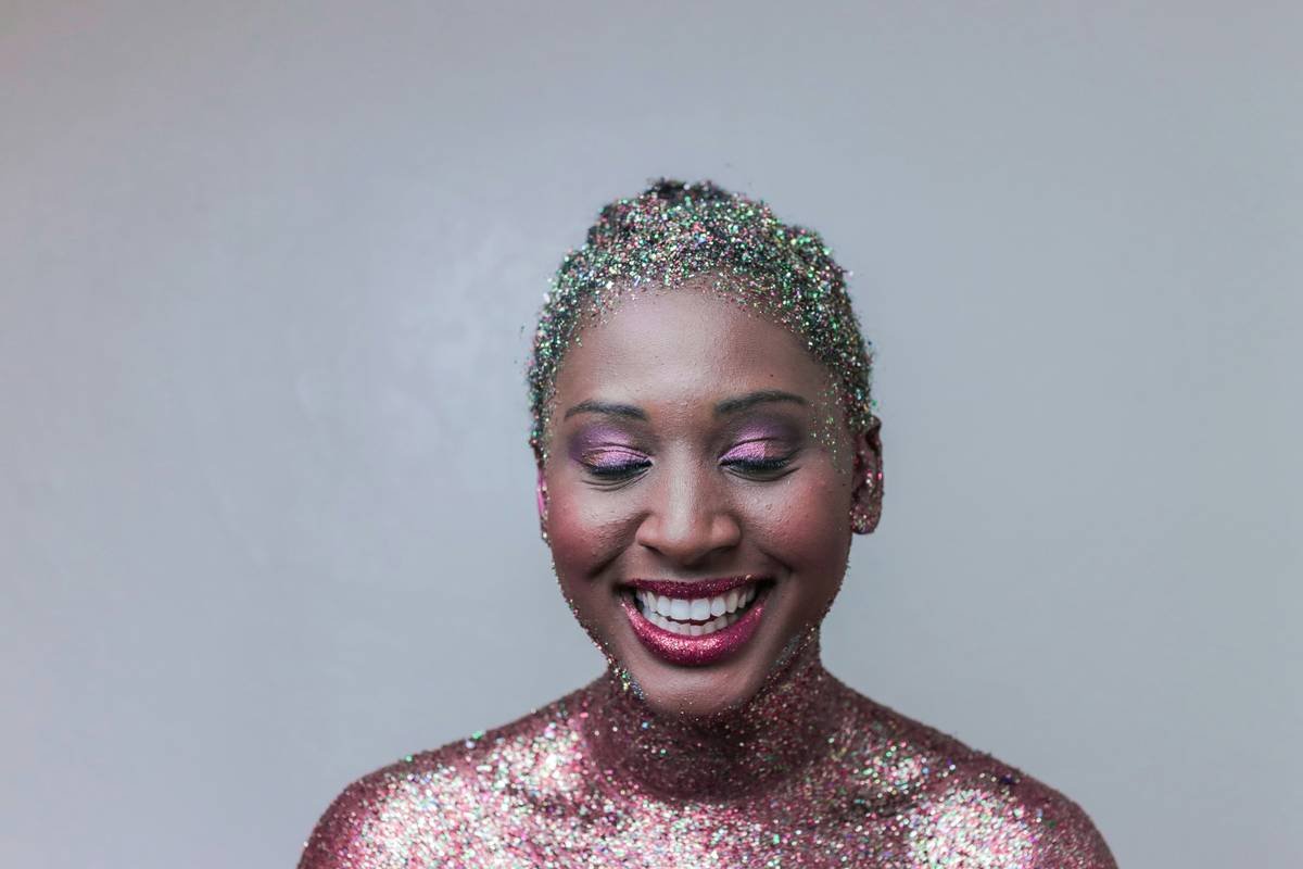 Party Cheek Makeup That Actually Lasts Through Midnight Toasts (And Tears of Joy)