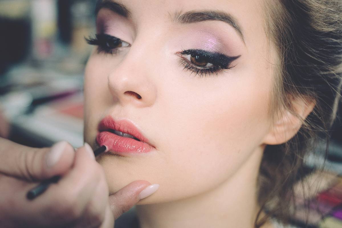 Event Makeup for Photos: How to Look Flawless in Every Frame