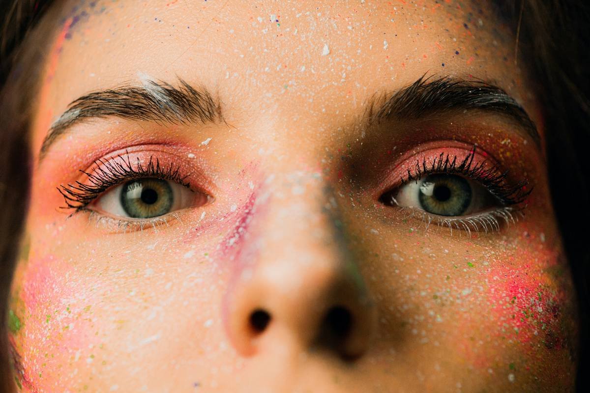 Festive Makeup Trends That Actually Last Through Diwali Dinner