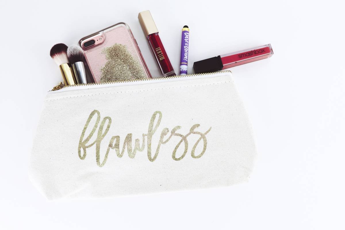 Red Carpet Makeup: How to Achieve Flawless, Camera-Ready Glamour (Without Melting Under Pressure)