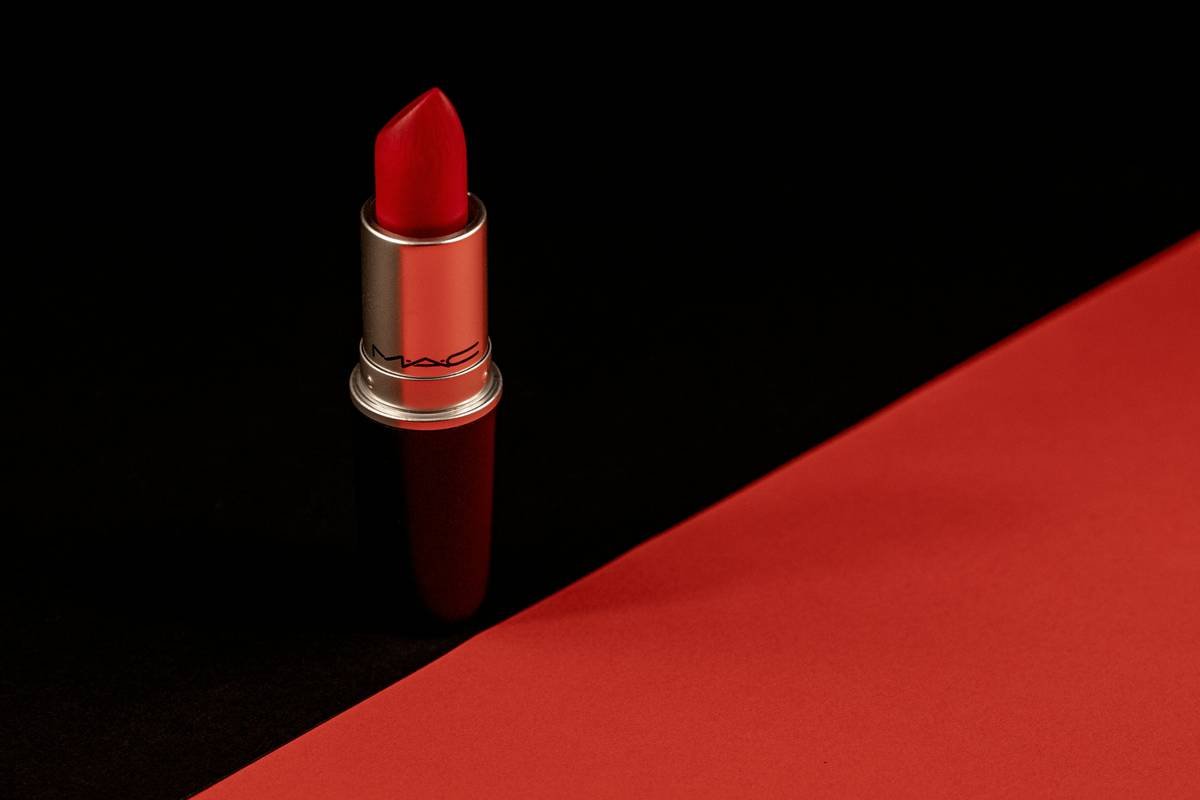 Smudge-Proof Party Makeup: Your Secret Weapon for Flawless Looks That Last All Night